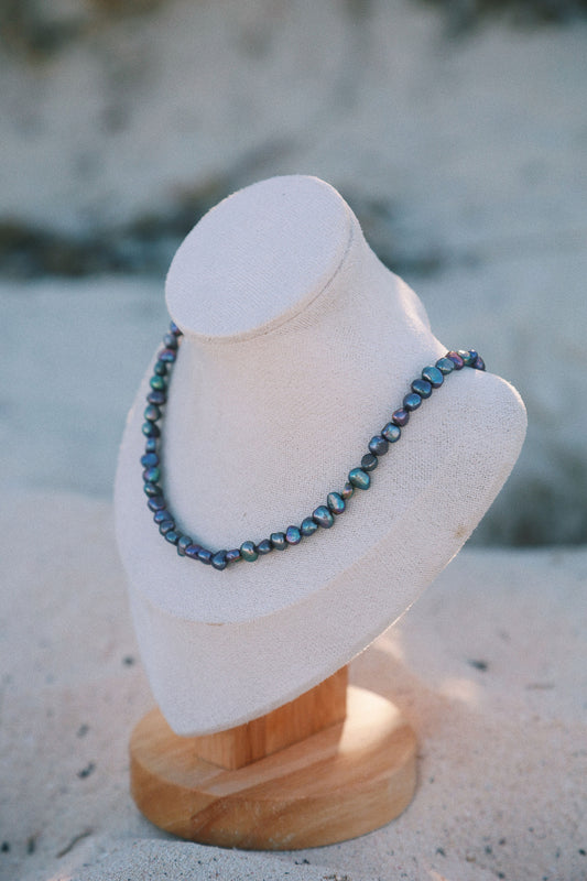 Collar de perla cultivada azul