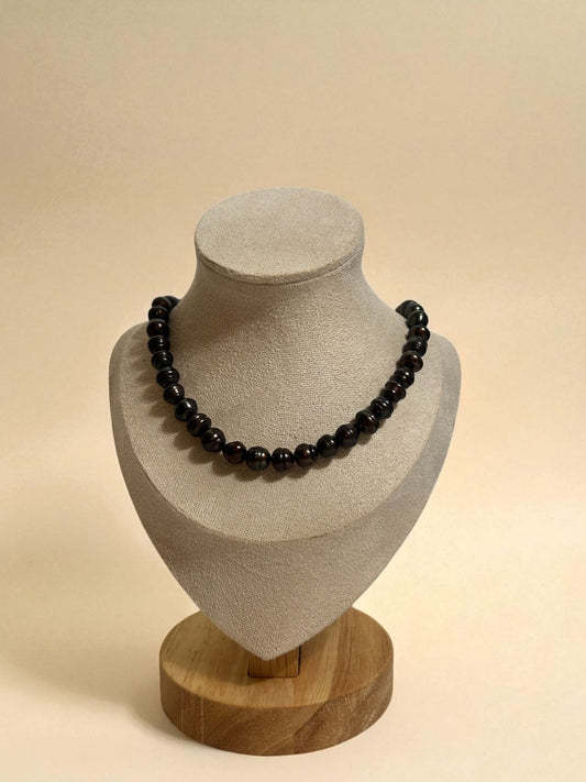 Collar de perlas negras cultivadas